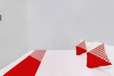 هتل Oyo 92054 Gala Residence