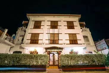 West Loch Park Hotel Vigan