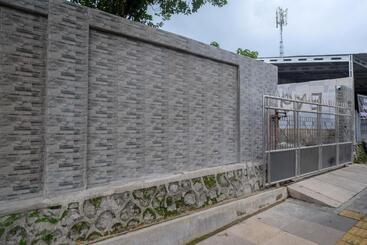 Hotel Urbanview Syariah Zidney 3 Salatiga By Reddoorz