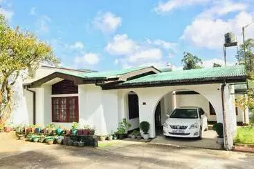 Herberge Lucky Inn Nuwara Eliya