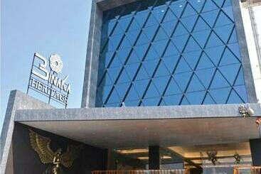 בית מלון כפרי Binaka Heritage