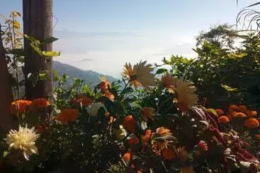 هتل Unique Point Home Stay