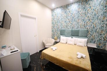 تختخواب و صبحانه My Luxury