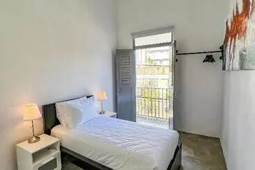 هتل آپارتمان Nando S Place