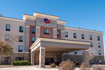 Hôtel Flag Point Inn And Suites Pratt By Fairbridge