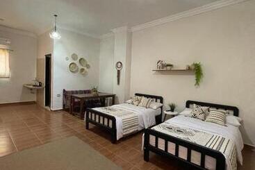 پانسیون La Casa Guest House