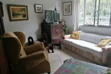 Retkeilymaja Friburgo Inn   Quarto Em Apartamento Compartilhado No Centro De Friburgo