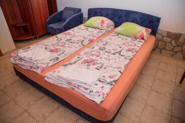 Hotel стария чинар мелник