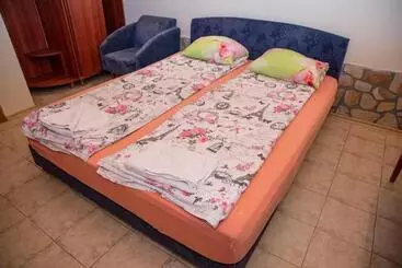 Hotel стария чинар мелник