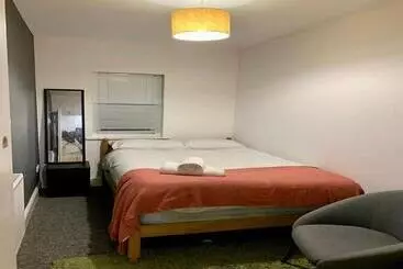 هتل آپارتمان Molly Central House