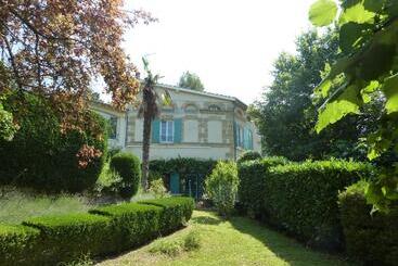 ベッドアンドブレックファースト Beaux Chênes