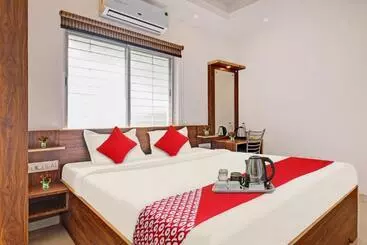 Aura Hotel Rajdhani Residency