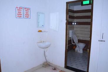 ホテル Spot On 70146 Rj Palace