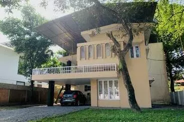 Aparthotel Casilda By The Oaks Inn