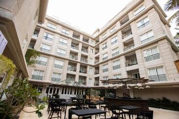 Szálloda Artistry Suites