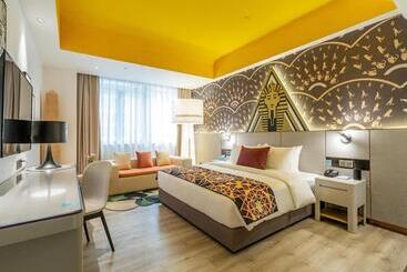 Lanou Hotel Qingcheng Municipal Government Shunying Plaza