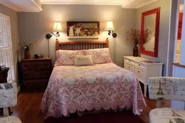 Bed and Breakfast Heart Of The Hills Inn