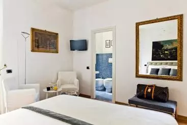 مسافرخانه Garibaldi Suites Piazza Di Spagna