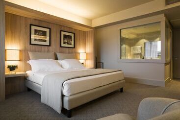 هتل A.roma Lifestyle