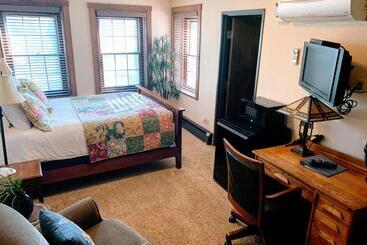 Szálloda Iowa House Historic Inn