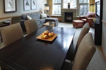 Отель Platinum Suites