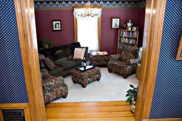 Lindsay House Bed And Breakfast