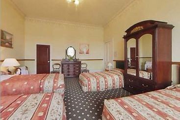 Пансион Langley Bank Guest House