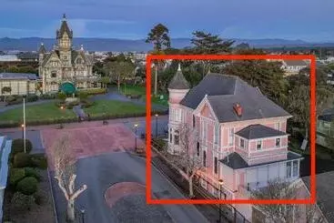 Retkeilymaja Pinc Lady Mansion