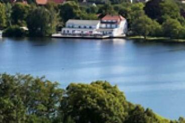 ベッドアンドブレックファースト Seehotel Krakow Am See