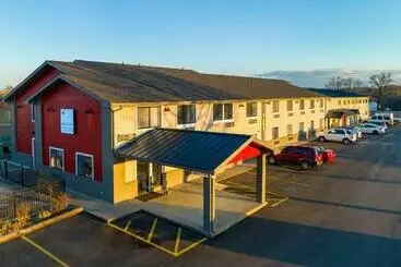Hotel Hilltop Inn & Suites