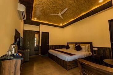 Mj River Resort By Dls Hotels