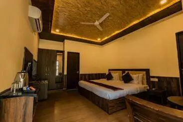 Mj River Resort By Dls Hotels