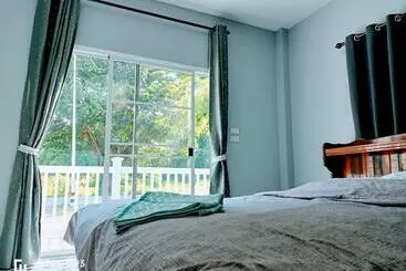 ペンション บ้านวาริ สะแกกรัง