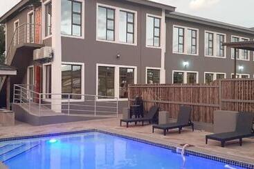 تختخواب و صبحانه Starlight Inn