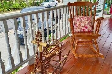 Hotelli เซน บัลโคนี่ เฮ้าส์ ระนอง