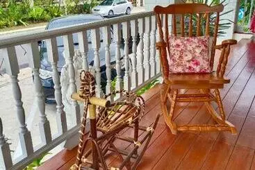 Hotelli เซน บัลโคนี่ เฮ้าส์ ระนอง