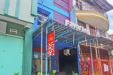 ホテル Oyo 90856 Wisma Favorite Makassar