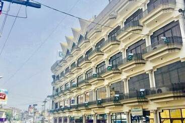 هتل Swat Continental