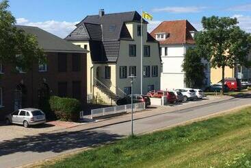 Hotelli Sonnenschein   Spielerei Im Sonnenschein