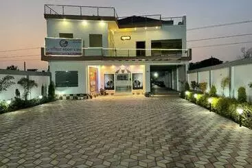 Hotell Sumedha G Village Resort And Spa