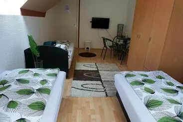 Aamiaismajoitus (B&B) Berg Szállás