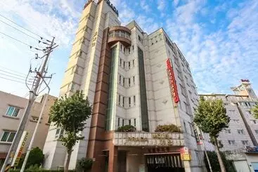Prada Motel