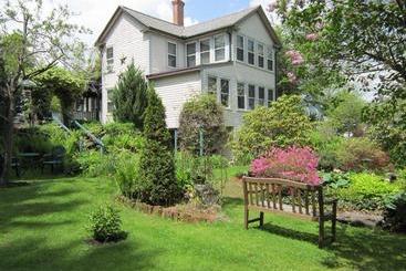 مبيت وإفطار The Jenkins Inn