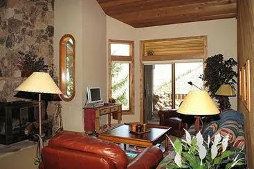 هتل Ridgepoint Townhomes