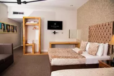 Отель Signature Living Apart