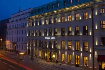 هتل Titanic Gendarmenmarkt Berlin