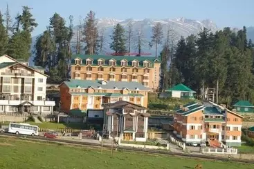 בית מלון כפרי Zahgeer Continental Gulmarg