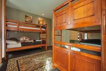 فندق على الطريق Centenary Peaks