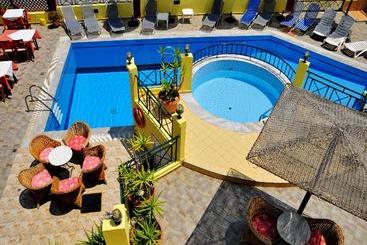 מלון דירות Ariadni Palace