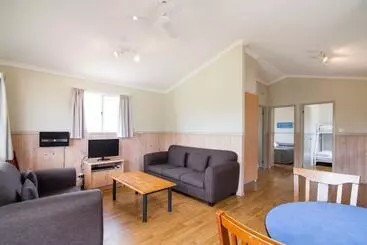 Отель Birubi Beach Holiday Park